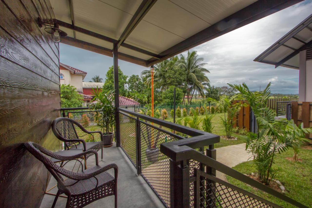 Villa Paddy Padang Mat Sirat Exterior foto